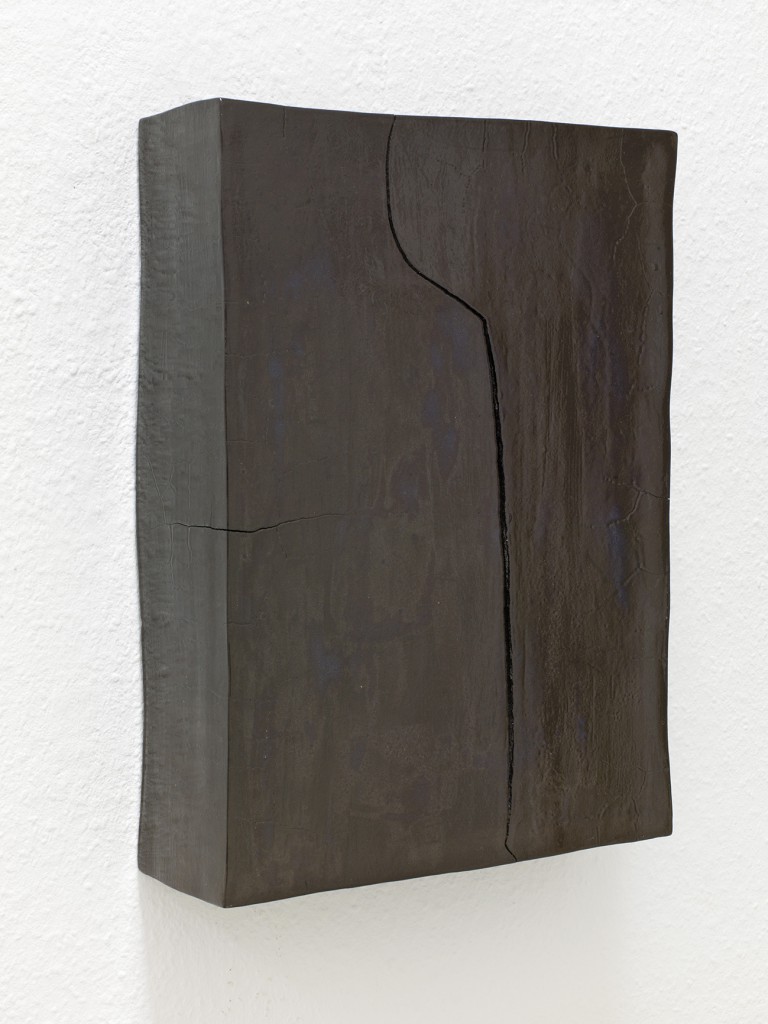 glazed ceramic, 52,5 x 35,5 x 11 cm