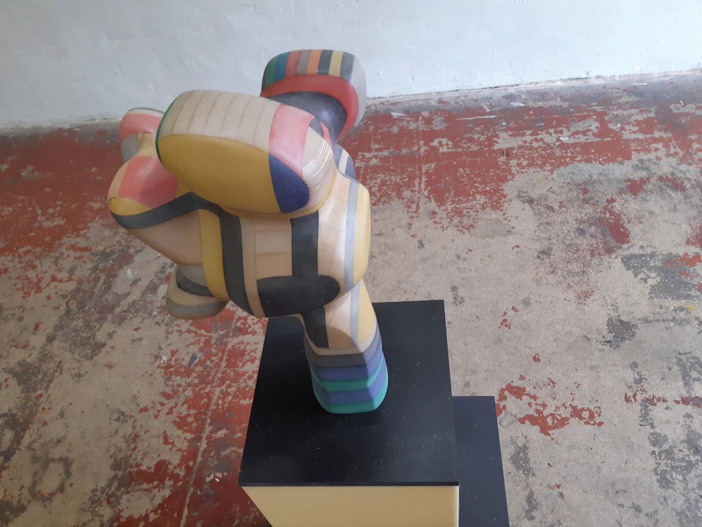 Mon petit poulet: Holz, vallcromat, mdf, plexiglas